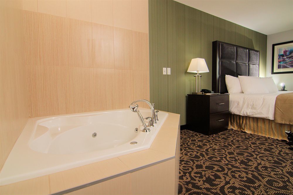 Paradise Inn And Suites Redwater Экстерьер фото
