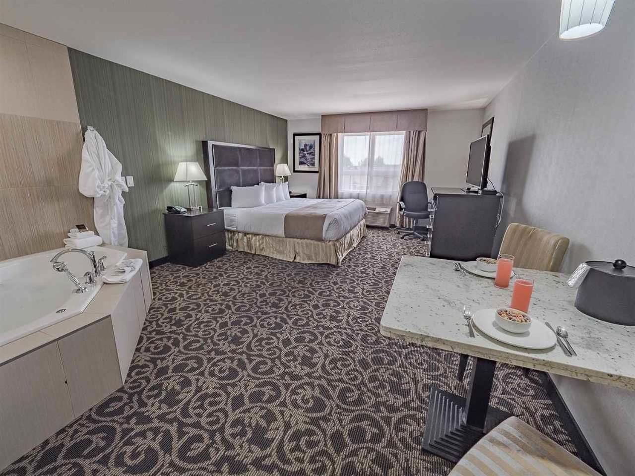 Paradise Inn And Suites Redwater Экстерьер фото